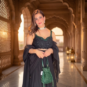 Sari de Fiesta Contemporáneo para Mujer, de Organza Negra Pre-Drapeada de Alta Calidad, Glamuroso para Eventos Nocturnos, Recepciones y Funciones, de Secado Rápido - Product Image 2