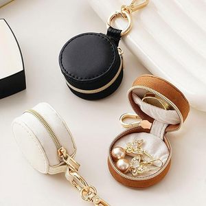 Mini Estuche de Joyería de Viaje 2 en 1 con Porta Anillos y Llavero para <span class=keywords><strong>Mujer</strong></span>, Organizador Portátil para Aretes/Collares, Ideal para Bodas y Fiestas - Product Image 2