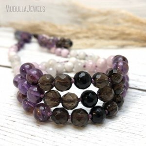 MN33595 Collier de 108 perles Mala en Kunzite avec pendentif baguette en améthyste brute, cristal énergétique mystérieux ancien, pour l'équilibre des chakras, cadeau - Product Image 6