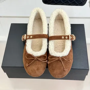 Chaussures plates décontractées et confortables pour femme, à bout rond, avec bride à boucle, doublure chaude et moelleuse, idéales pour la marche quotidienne – Collection Hiver 2026 de haute qualité - Product Image 1