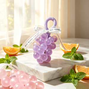 Savon artisanal multicolore aux huiles essentielles de fruits et cristaux, idéal pour le bain et comme cadeau - Product Image 3