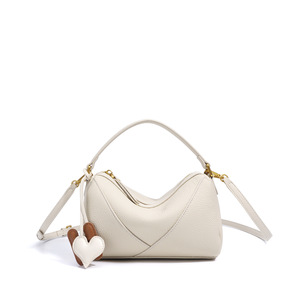 Sac bandoulière Boston en forme d'oreiller pour femme, nouvelle collection 2026, mode, usage quotidien, en cuir véritable personnalisé avec fermeture éclair - Product Image 4