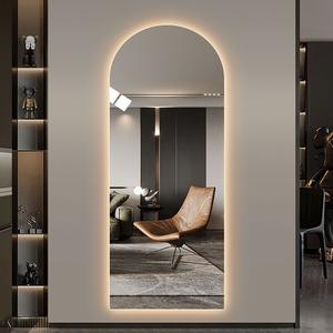Vente Directe d'Usine Miroir Mural Pleine Longueur Incurvé à LED Sans Cadre de Forme Contemporaine Miroir de Sol sur Pied Intégral - Product Image 1