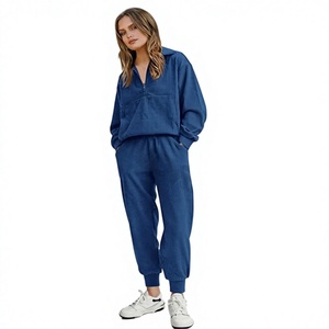 Conjunto Deportivo de Primavera para Mujer, Personalizado al por Mayor, con Capucha, Estilo Urbano, de Alta Calidad, en Poliéster/Algodón Felpa Ligero - Product Image 1