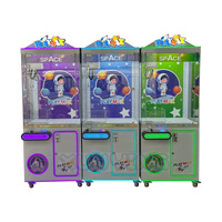 Mini machine à griffes bon marché Petite machine de jeu d'arcade Machine de grue à griffes à jetons avec lecteur de carte d'accepteur de pièces de monnaie