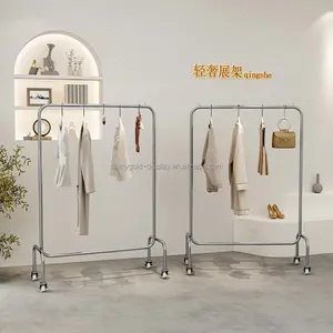 Negozio di abbigliamento donna carrucola abbigliamento mobile Stand Display cromato argento cremagliere per abbigliamento per Boutique