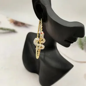 फैक्टरी थोक अनुकूलन जस्ता मिश्र धातु सोना चढ़ाया टेढ़ा कान की बाली, भोज फैशन महिलाओं के गहने