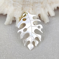 Pendentifs en coquillage blanc naturel sculpté en forme de fleur et de feuille de Monstera Deliciosa pour la fabrication de colliers, prix abordable