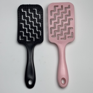 Peine de Masaje Capilar de Plástico con Doble Aguja y Diseño Cuadrado Hueco, con Nervaduras Curvas Grandes para un Uso Suave y Cómodo en Casa - Product Image 4