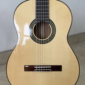 Guitarra Acústica de Estilo Clásico de 39 Pulgadas con Acabado Brillante de Palisandro y Material de Abeto - Product Image 1