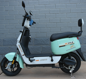 Vélo électrique urbain pour adultes, idéal pour la mobilité quotidienne en ville et les trajets confortables. - Product Image 2
