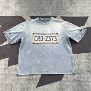 Camiseta Personalizada Kornit DTG para Hombre, Estilo Desgastado con Gráfico de Matrícula y Mangas Rasgadas, Fabricación OEM - Product Image 1