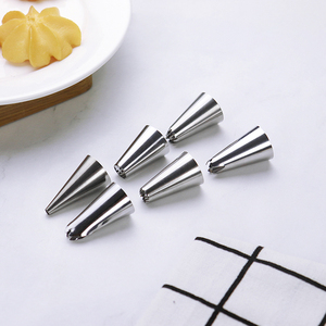 Ensemble de 8 poches à douille réutilisables en EVA avec embouts en acier inoxydable, outils de décoration de gâteaux en métal pour la pâtisserie et la cuisine - Product Image 4