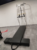 Torre de Pilates para Estudio de Yoga, Unidad de Pared de Madera de Arce con Color Personalizado y Plataforma para Tapete, para Entrenamiento Físico y Salud