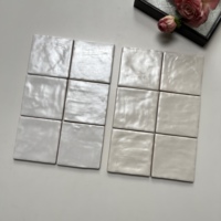 Carreaux muraux en céramique 100x100 style rétro moderne, petits carreaux carrés, finition crème nacrée, antidérapants, garantie 5 ans, pour salle de bain et cuisine de style médiéval