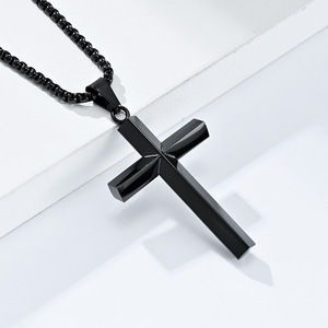 Nuevo colgante de cruz de diamante biselado de acero inoxidable y titanio, estilo único transfronterizo, minimalista, a la moda para hombre - Product Image 4