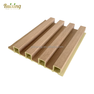 Panneau mural en PVC en fibre de <span class=keywords><strong>bambou</strong></span> WPC <span class=keywords><strong>noir</strong></span> classique Décoration intérieure cannelée en grain de bois Panneaux à revêtement individuel - Product Image 4