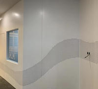 Panneau mural décoratif en aluminium perforé avec un motif de trous carrés modernes pour le revêtement de façade extérieur et intérieur