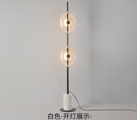 Lampe de sol LED en marbre et fer de style nordique avec design ultra-fin pour salon, chambre et bureau