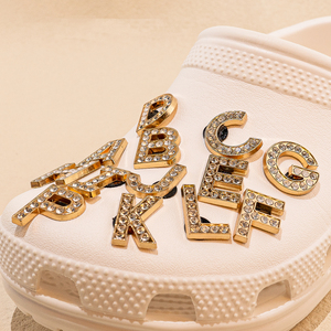 HYB kuaji Designers metal luxo bling strass personalizado, metal marca sapato encantos, Bling Inglês carta metal sapato encantos - Product Image 5