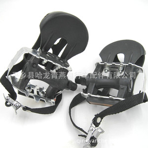 Pedales de Bicicleta Negros de Aluminio y Plástico Antideslizantes con Rodamientos de Bolas y Eje de Acero, Accesorios Multiusos para Bicicleta de Ejercicio - Product Image 1