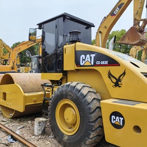 Rodillo Compactador de Neumáticos de Un Solo Tambor Cat CS-683E Amarillo Usado, Cabina Cerrada, Motor Diésel 185 kW, Equipo de Construcción - Product Image 1