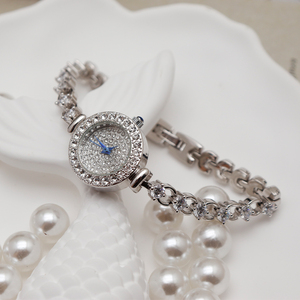 Reloj de pulsera de lujo con diamantes para <span class=keywords><strong>mujer</strong></span>, venta al por mayor, regalo para niñas, precio de fábrica, reloj de cuarzo personalizado OEM - Product Image 4