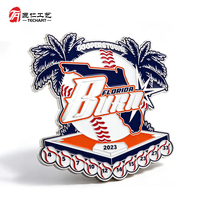 Épingles de baseball personnalisées imprimées UV, badges d'équipe sportive, épingles de revers en métal émaillé à paillettes pour souvenirs