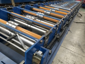 Ligne de production de profilés pour chemins de câbles, pour usage en <span class=keywords><strong>toiture</strong></span>, avec engrenages et roulements, commande par ordinateur PLC - Product Image 5