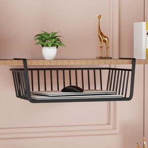 Estante de la <span class=keywords><strong>despensa</strong></span> de la cocina Metal negro que cuelga debajo del estante Cesta de almacenamiento <span class=keywords><strong>Armario</strong></span> debajo del Gabinete Cesta de alambre de almacenamiento - Product Image 1