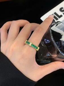 Bốn ngạnh thiết lập kênh vàng 18k thiết lập ngọc lục bảo trừ tà Nhẫn phụ nữ ngón tay nhẫn - Product Image 5