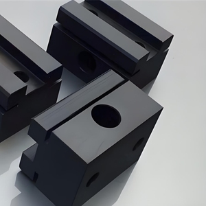 Độ chính xác cao <span class=keywords><strong>uhmwpe</strong></span> mặc các bộ phận xử lý tấm nhựa chất lượng cho các ngành công nghiệp khác nhau - Product Image 2