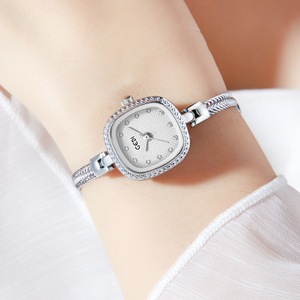 Reloj de pulsera pequeño de alta calidad para mujer, nuevo reloj de aleación de cuarzo impermeable para mujer - Product Image 1