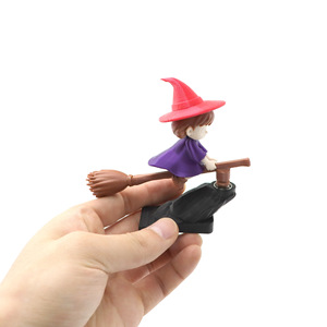 Vashine Decorazione per Auto Stampa 3D, Strega Volante Colorata e Divertente, Giocattolo Oscillante, Strega Scuotente - Product Image 5