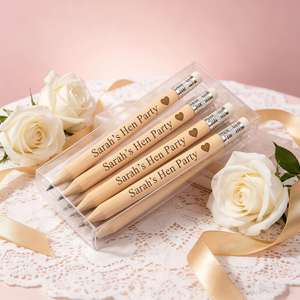 Crayons en bois gravés sur mesure avec gomme, pour cadeaux de baby shower, mariages, anniversaires ou fêtes - Product Image 2