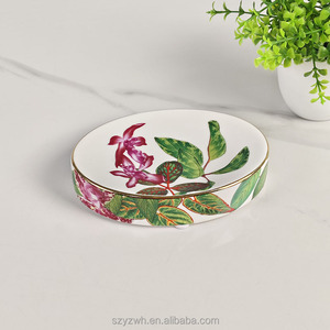 Ensemble de bouteilles à lotion, mugs, porte-savon et plateau en céramique de style rétro européen pour la décoration de la salle de bain - Product Image 4