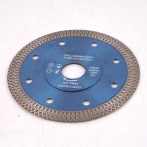 <span class=keywords><strong>Une</strong></span> lame de scie diamantée ultra-fine pour meuleuses d'angle, utilisée pour la découpe <span class=keywords><strong>du</strong></span> <span class=keywords><strong>verre</strong></span> et des outils de découpe de la céramique - Product Image 3