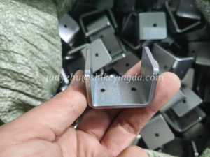 Support mural <span class=keywords><strong>en</strong></span> acier inoxydable de différentes formes sur mesure, connecteur <span class=keywords><strong>en</strong></span> <span class=keywords><strong>bois</strong></span>, support <span class=keywords><strong>en</strong></span> <span class=keywords><strong>U</strong></span>, support d'angle <span class=keywords><strong>en</strong></span> L - Product Image 3