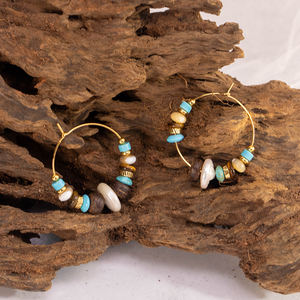 Boucles d'oreilles créoles en argent plaqué argent bohème avec perles en pierre naturelle |   Boucles d'oreilles pendantes à pompon faites à la main pour femmes - Product Image 1