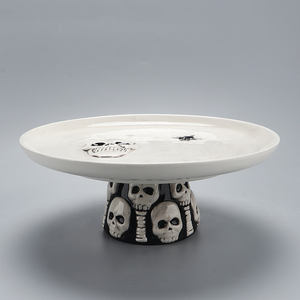 Soporte de Pastel de Cerámica con Calavera Gótica - Pedestal de Cabeza de Esqueleto 3D con Detalle de Araña, Decoración Artística para Postres de Halloween - Product Image 1