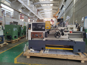 Tornio Manuale per Metallo CY6250L/1500 con Foro Mandrino da 105mm per <span class=keywords><strong>Officine</strong></span> Industriali e di Riparazione - Product Image 2
