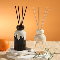 Diffuseur de roseaux en verre rond de 120 ml au design unique, impression de logo personnalisée, rayures, décoration d'intérieur, bouchon à visser imprimé à l'écran