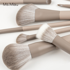 Nuevo <span class=keywords><strong>Estilo</strong></span> 2026, Set de 12 Brochas de Maquillaje Veganas de Pelo Sintético para Base, Corrector <span class=keywords><strong>y</strong></span> Cejas, Color Gris, Marca Privada OEM - Product Image 3