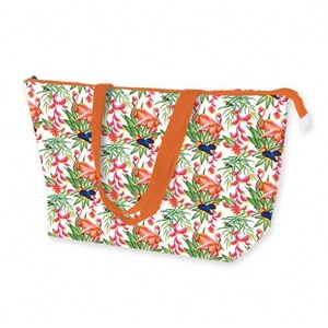 Vente en gros de sacs de plage fourre-tout pliables et imperméables imprimés sur mesure style doux et frais pour l'automne et le printemps préparez-vous pour l'été - Product Image 4