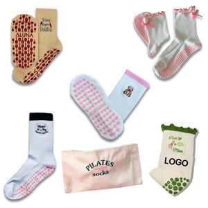 उच्च गुणवत्ता वाले मोजे कढ़ाई सफेद रफल गुलाबी दिल की पकड़ महिला योग मोजे महिलाओं योग मोजे - Product Image 2