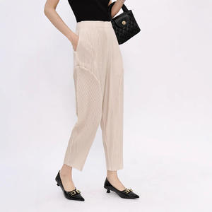 Fornitura diretta in fabbrica nuova moda 2025 estiva tinta unita plissettata Casual pantaloni da donna elasticizzati copri vita pantaloni verticali per fianchi - Product Image 5