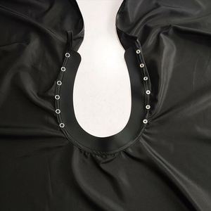Capa de Peluquería con Logotipo Personalizado, Impermeable, Diseño Personalizado de Fábrica, Capa de Barbero para Corte de Cabello con Cuello de Silicona - Product Image 3