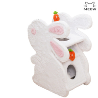Structure d'escalade pour chat Lapin Blanc Adorable avec tunnel en sisal, nid, jouet à ressort en forme de carotte, mobilier pour chat Lapin de dessin animé
