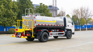 Camión Cisterna Verde JMC 4X2 Diésel en Venta Continua con Tanque de Agua de 5000L, Ancho de Aspersión de 15-30m, Motor Euro 6 - Product Image 3