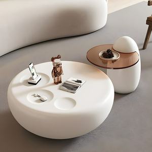 Table basse de salon durable au design unique et contemporain, avec cadre rond en bois blanc et plateau en verre - Product Image 6